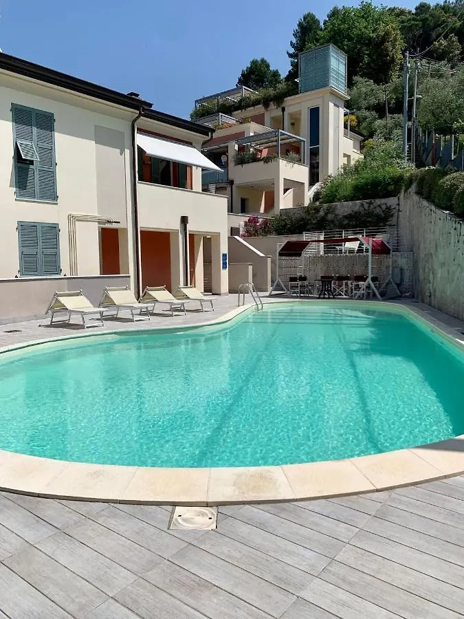 Beluga Holidays - 2 Bedrooms La Spezia 0*,