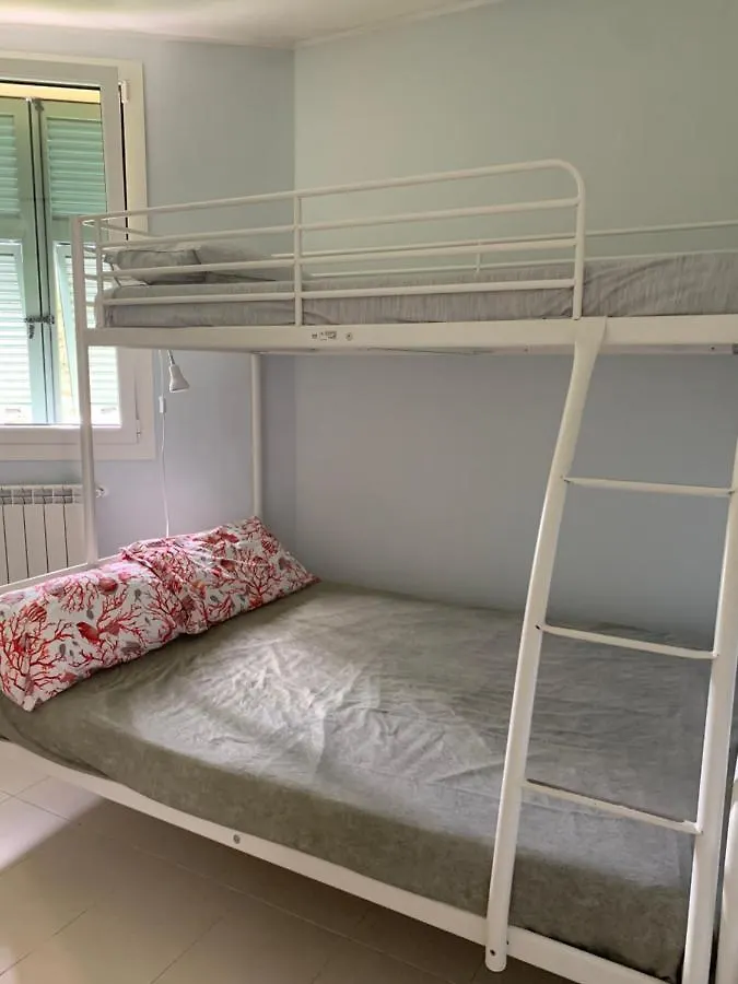 Beluga Holidays - 2 Bedrooms La Spezia Apartment