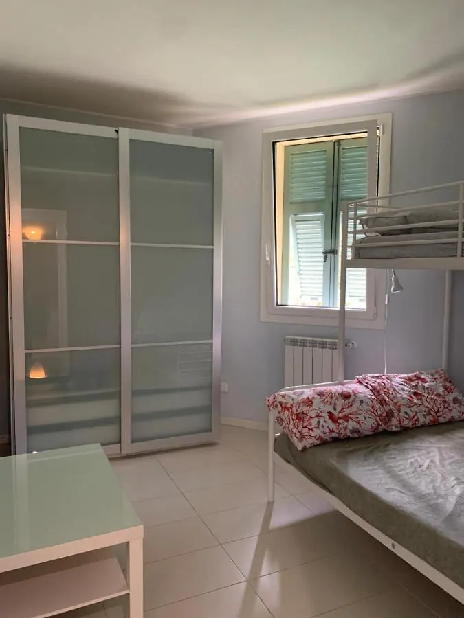 Beluga Holidays - 2 Bedrooms La Spezia 0*,  Itálie